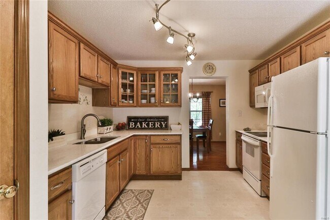 Building Photo - 1106 Illini Dr