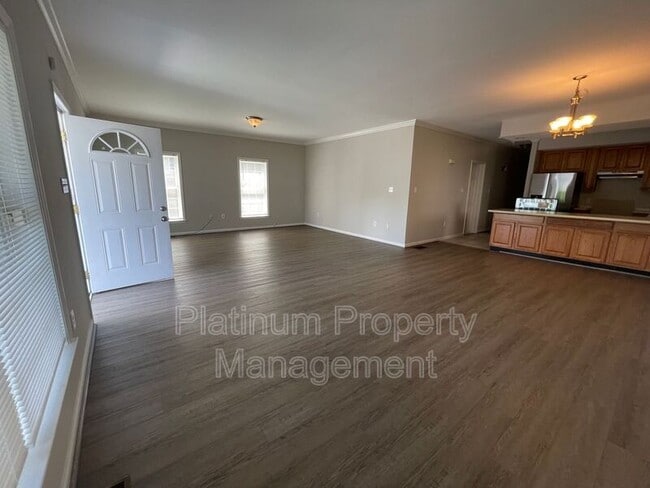 Building Photo - 48 Weyman Ave SW