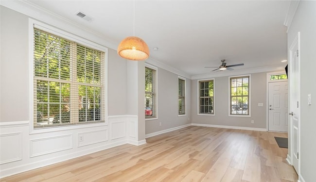 Building Photo - Beautiful townhome in Ballantyne