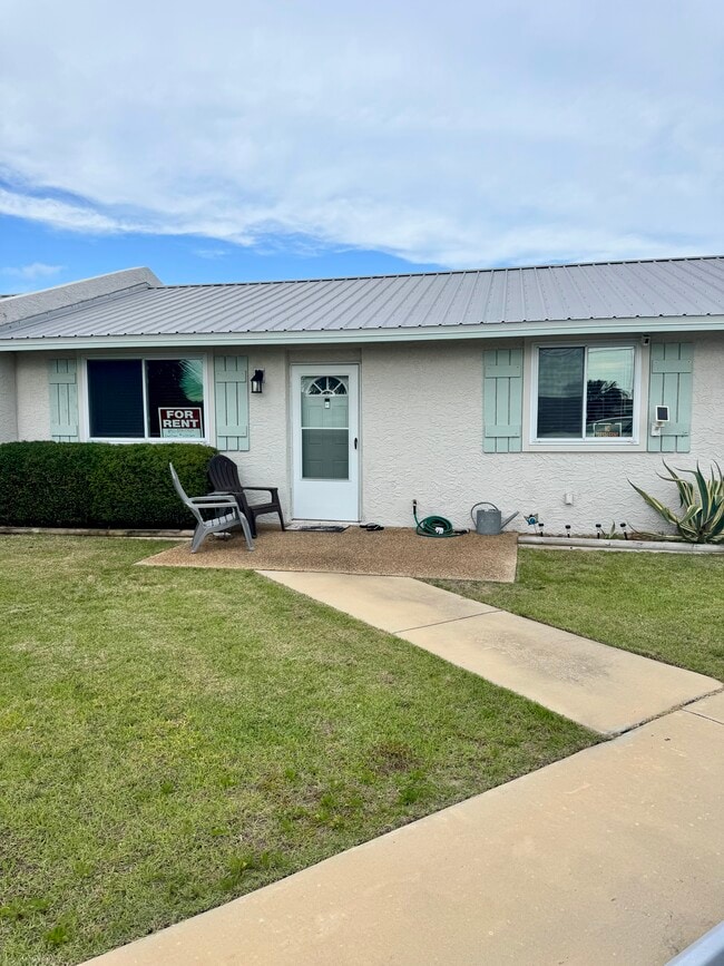 Building Photo - 5204 Beach Dr