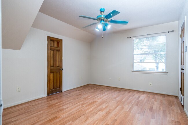 Building Photo - 8330 Silver Shadows Ln