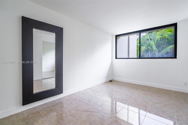 Building Photo - 20347 W Country Club Dr
