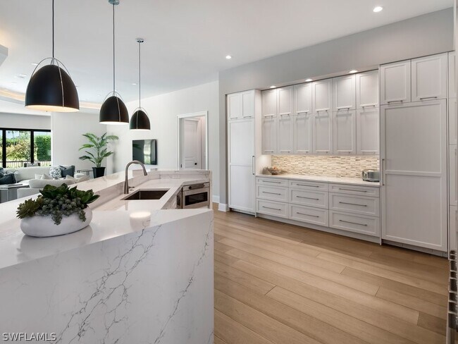 Building Photo - 695 Wedge Dr