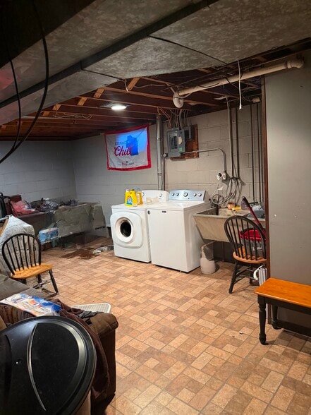 Building Photo - 1619 America Ave NW