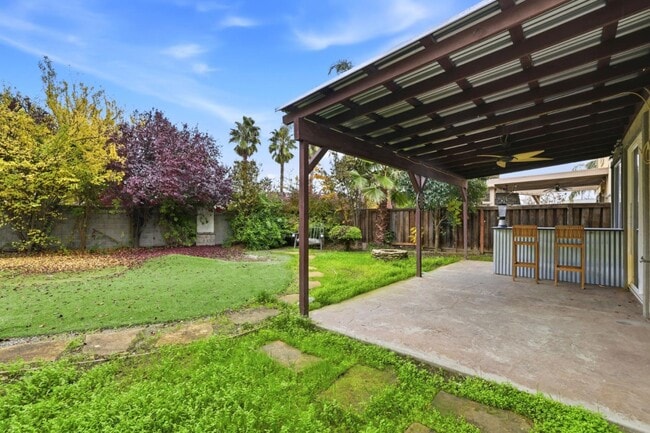 Building Photo - 11 Stony Hill Pl