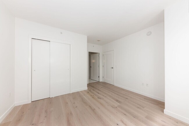 Building Photo - 333 1st St