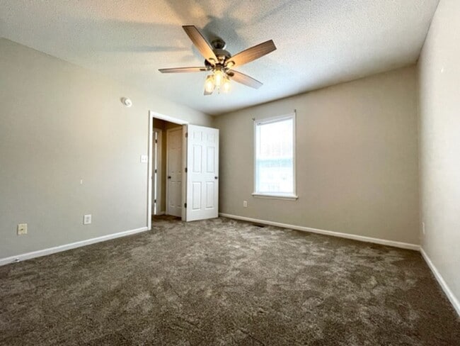 Building Photo - Welcome to Horse Creek Farms!
