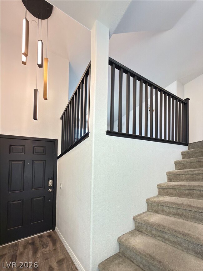 Building Photo - 372 Ambitious St