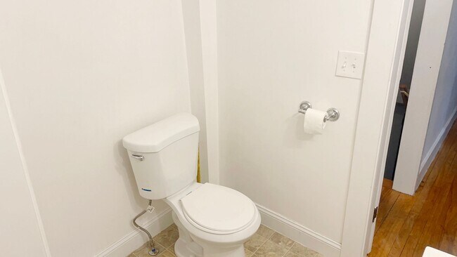 Building Photo - 73-75 Wallingford Ave