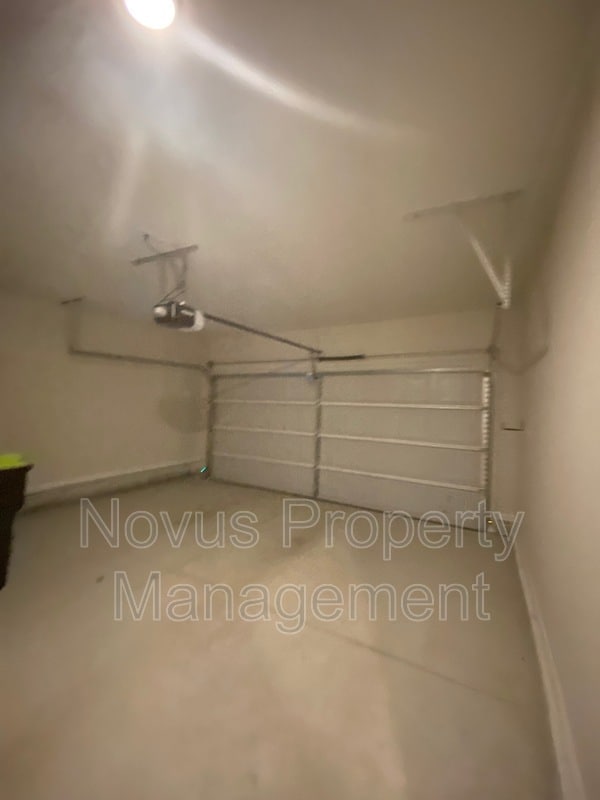 Building Photo - 1182 Westhampton Wy