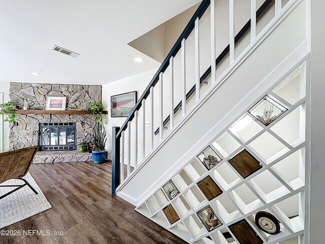 Building Photo - 2009 Seminole Rd