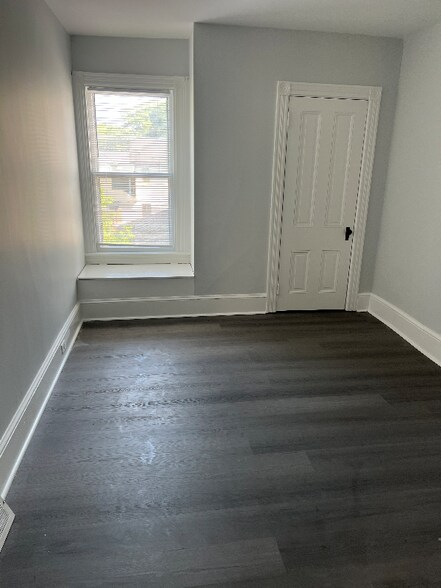 Building Photo - 92 Spring Garden St