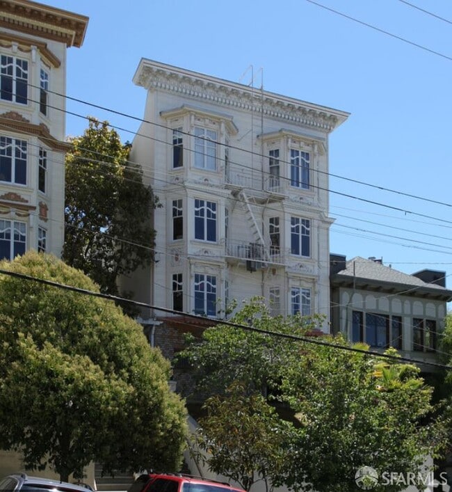 Building Photo - 1159 Green St