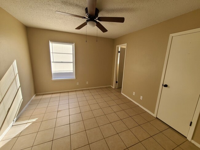 Building Photo - COMING SOON!!! 4 Bedroom Home!!!