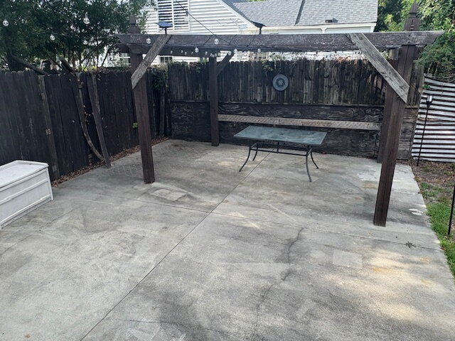 Building Photo - "Charming 2-Bed, 2-Bath Sanctuary with 1,5...