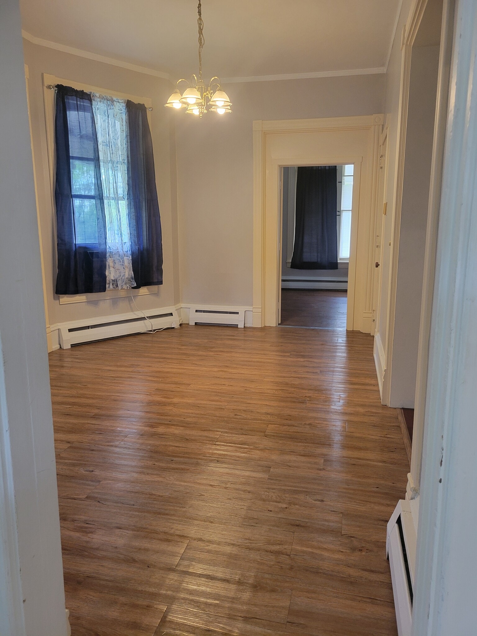 Dining room - 405 E Main St