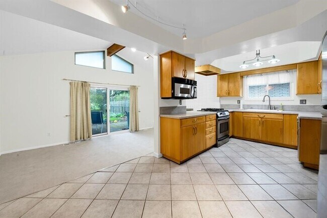 Building Photo - 28314 James Dr