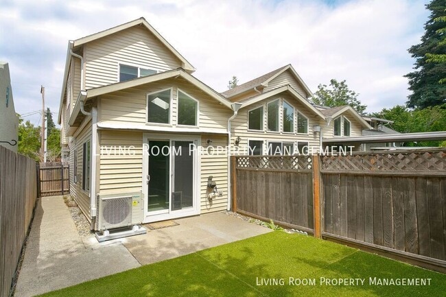Building Photo - 7604 N McKenna Ave