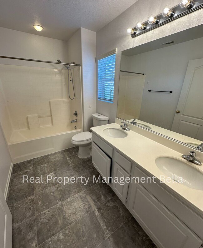 Building Photo - 3 Bed 3 Bath Perris Home w/ Office Space & Community Pool