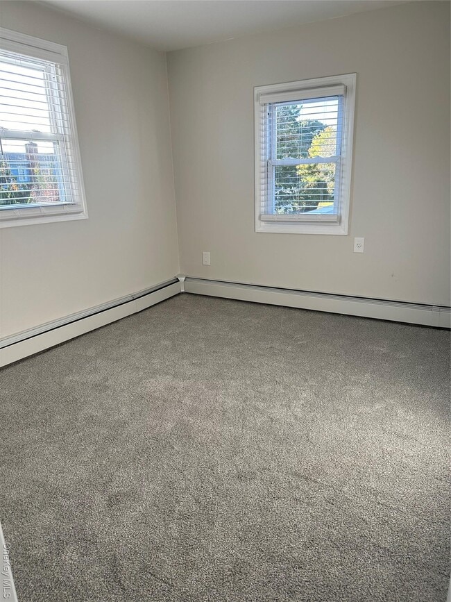 Building Photo - 753 S Walnut St