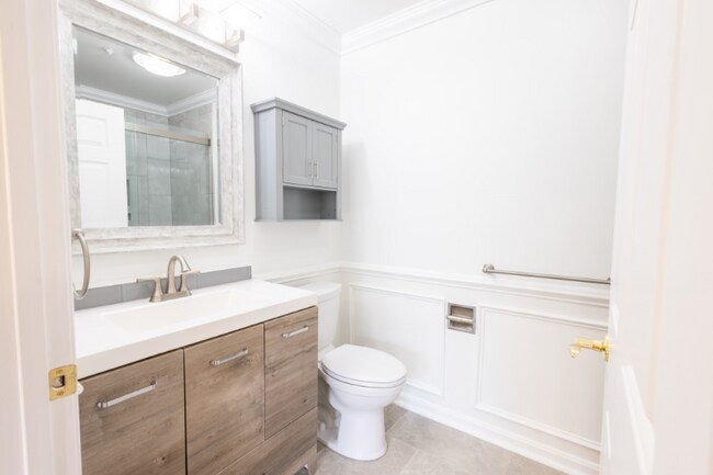 Building Photo - 2406 Dominion Dr