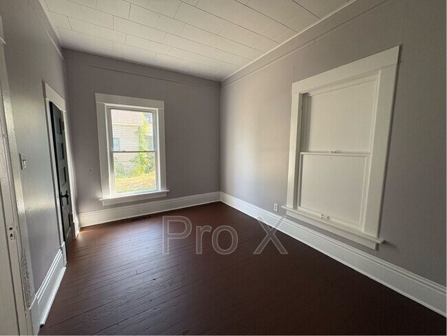 Building Photo - 2110 S Byers Ave