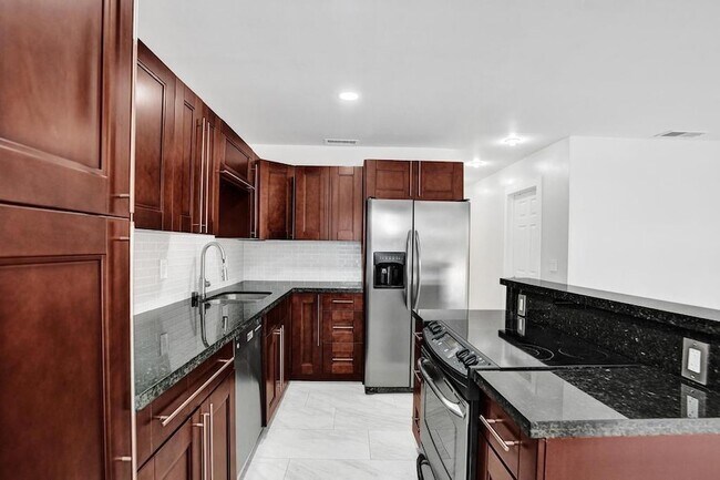 Building Photo - 800 SW 12th Ct