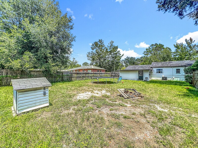 Building Photo - 2542 S Palmetto Ave