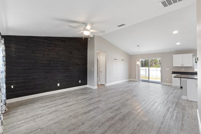 Building Photo - 7 Pecan Dr Terrace