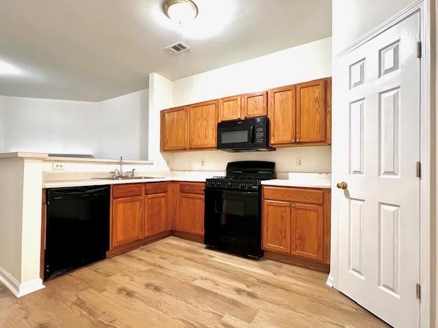 Building Photo - 895 Redwood Dr NW