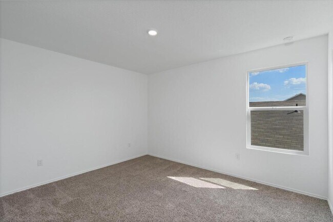 Building Photo - 301 Freshwater Dr