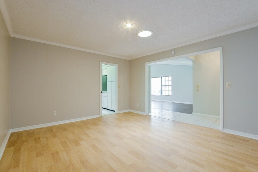 Building Photo - 1566 Golfside Village Blvd