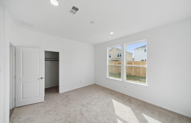 Building Photo - 21618 Fox Gully Ln