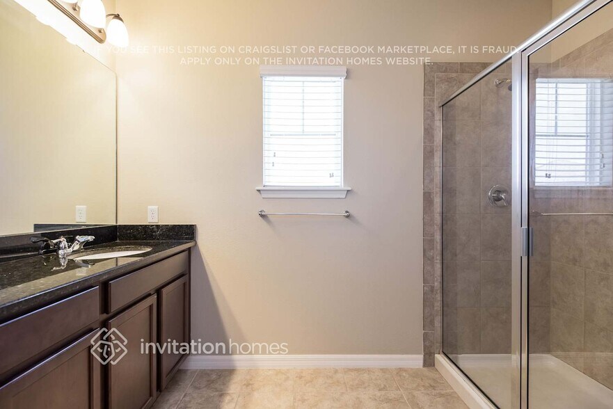 Building Photo - 9311 Meadow Hunt Way