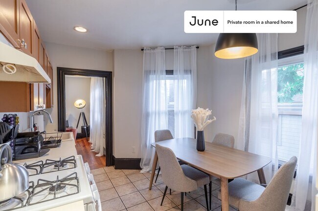 Building Photo - Room in Shared 5 bed/2 bath home in Allston