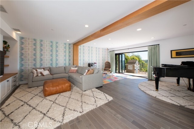 Building Photo - 2305 Temple Hills Dr