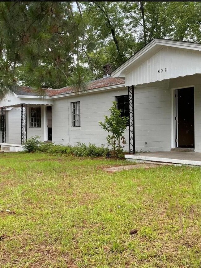 Primary Photo - 311 S Cleveland St