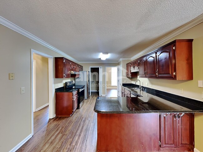 Building Photo - 113 Cedar Forest Dr