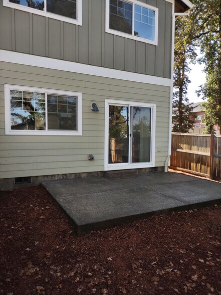 Building Photo - 1179 Mariel Pl S