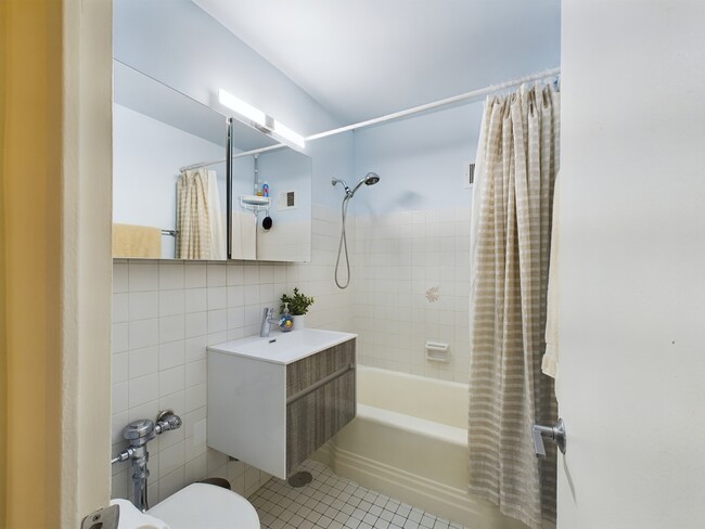 Building Photo - 4980 N Marine Dr