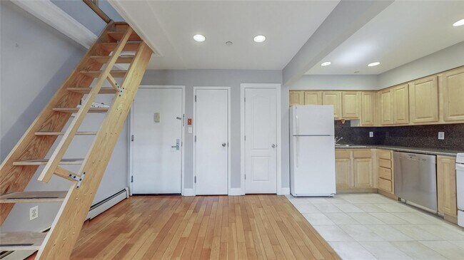 Building Photo - 83-71 116th St