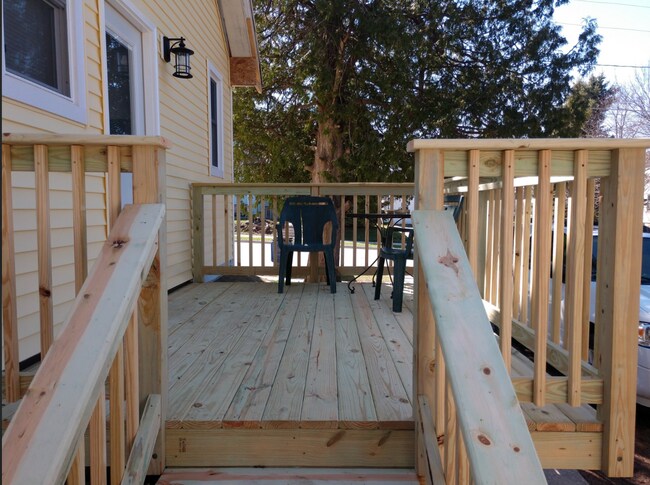 Back Porch - 204 Edna St