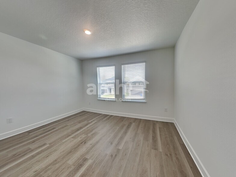 Building Photo - 37878 Dusty Saddle Ln