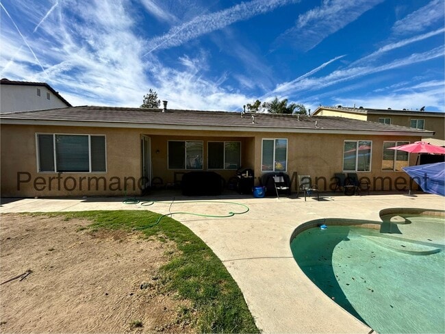 Building Photo - Stunning 4 Bed/3 Bath NW Bakersfield Home ...