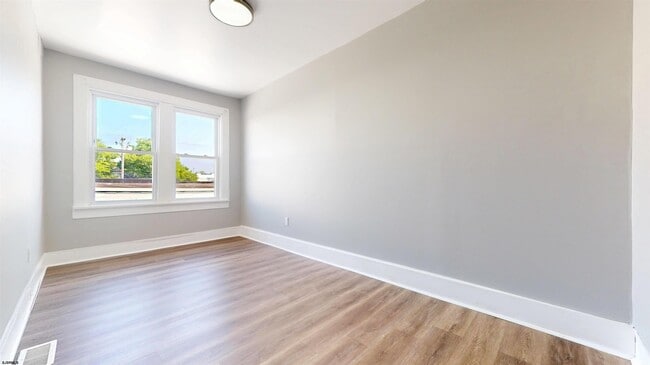 Building Photo - 722 Pearl Pl