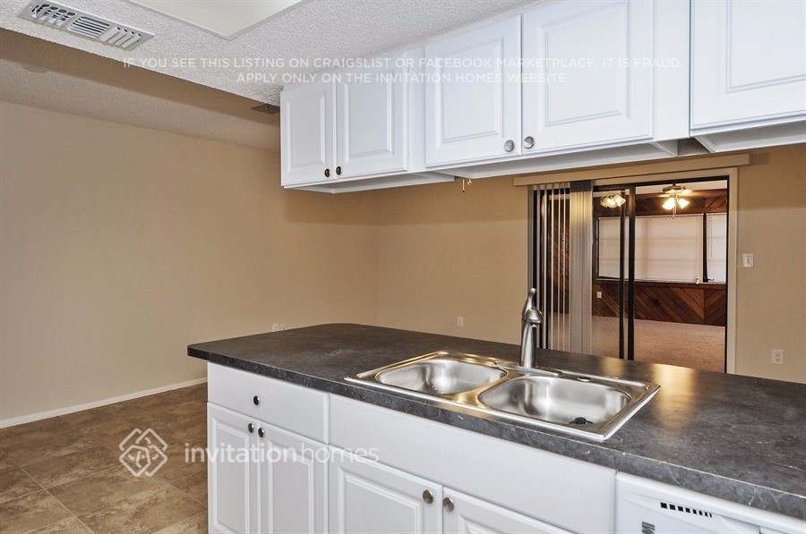 Building Photo - 7713 Deer Foot Dr
