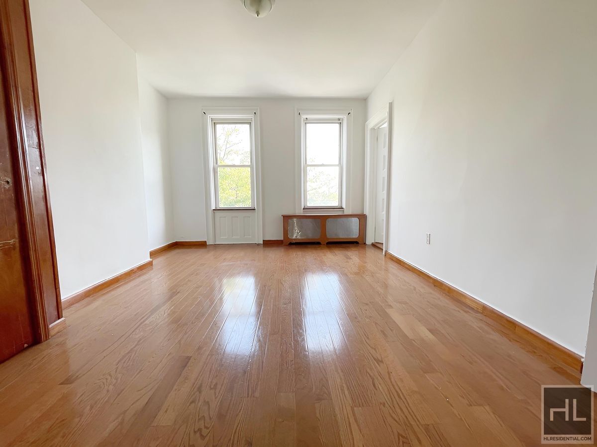 Building Photo - 3 AVENUE