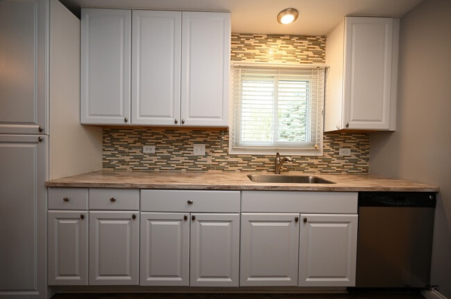 Building Photo - 744 Concord Dr