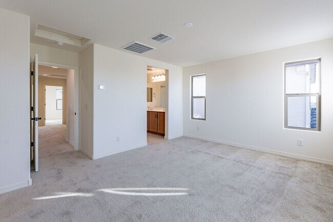 Building Photo - Three Bedrooms! Newer Neighborhood - conve...