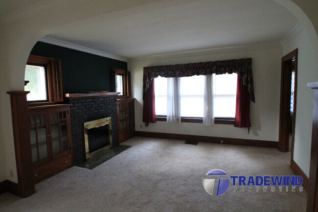 Building Photo - 25 4th St NE